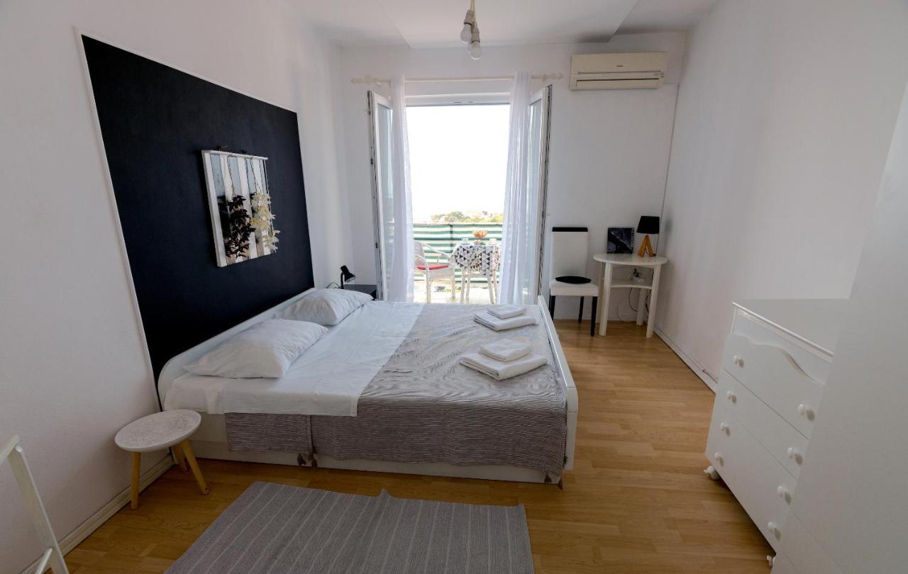 Apartment Eneja Rab Town Exterior foto